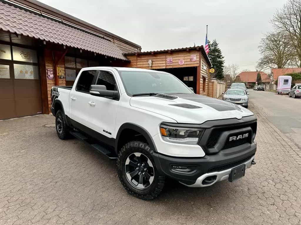 Dodge RAM 5.7 V8*4X4*REBEL*LEDER*LED*NAVI*AHK*MFL*GARANTIE 07/2020-photo-11