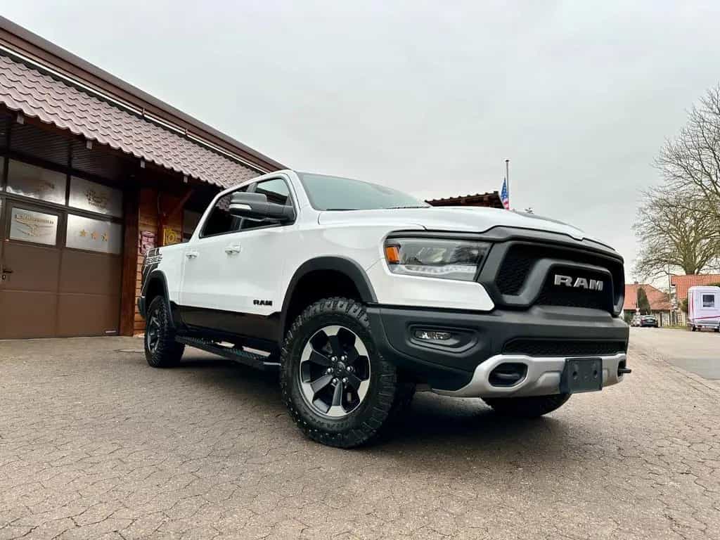 Dodge RAM 5.7 V8*4X4*REBEL*LEDER*LED*NAVI*AHK*MFL*GARANTIE 07/2020-photo-13
