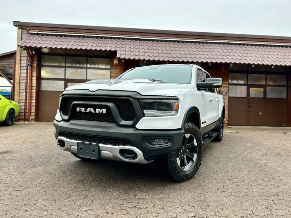 Dodge RAM 5.7 V8*4X4*REBEL*LEDER*LED*NAVI*AHK*MFL*GARANTIE 07/2020-photo-2