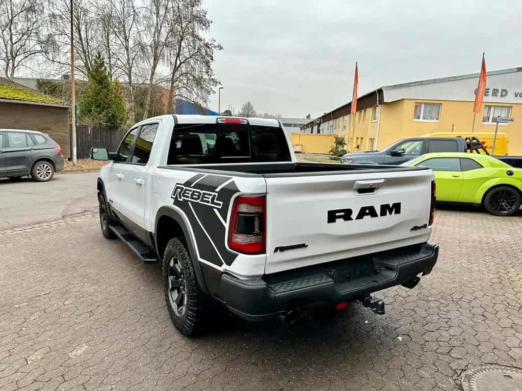 Dodge RAM 5.7 V8*4X4*REBEL*LEDER*LED*NAVI*AHK*MFL*GARANTIE 07/2020-photo-22