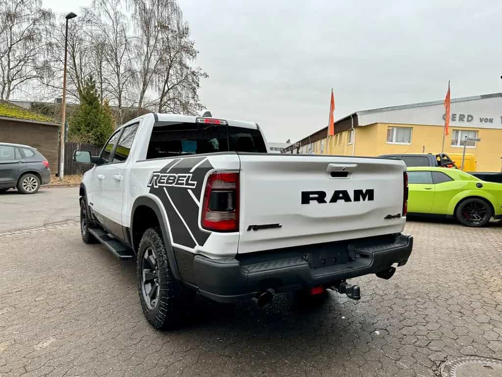 Dodge RAM 5.7 V8*4X4*REBEL*LEDER*LED*NAVI*AHK*MFL*GARANTIE 07/2020-photo-23