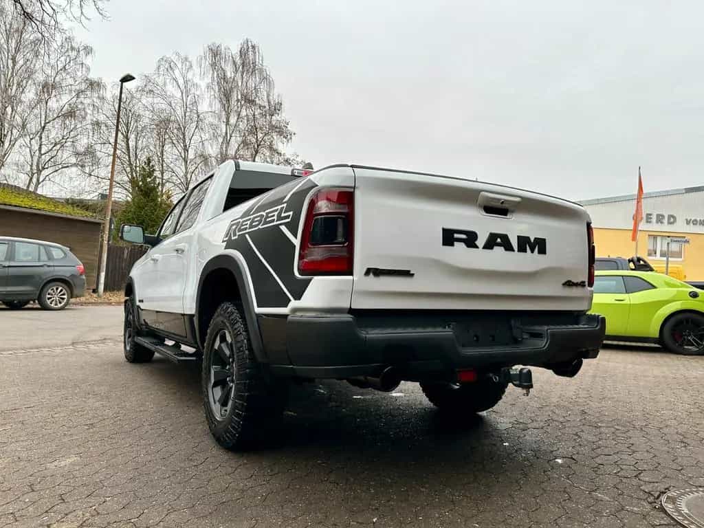 Dodge RAM 5.7 V8*4X4*REBEL*LEDER*LED*NAVI*AHK*MFL*GARANTIE 07/2020-photo-24