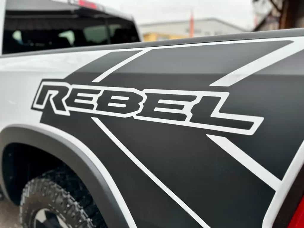 Dodge RAM 5.7 V8*4X4*REBEL*LEDER*LED*NAVI*AHK*MFL*GARANTIE 07/2020-photo-25