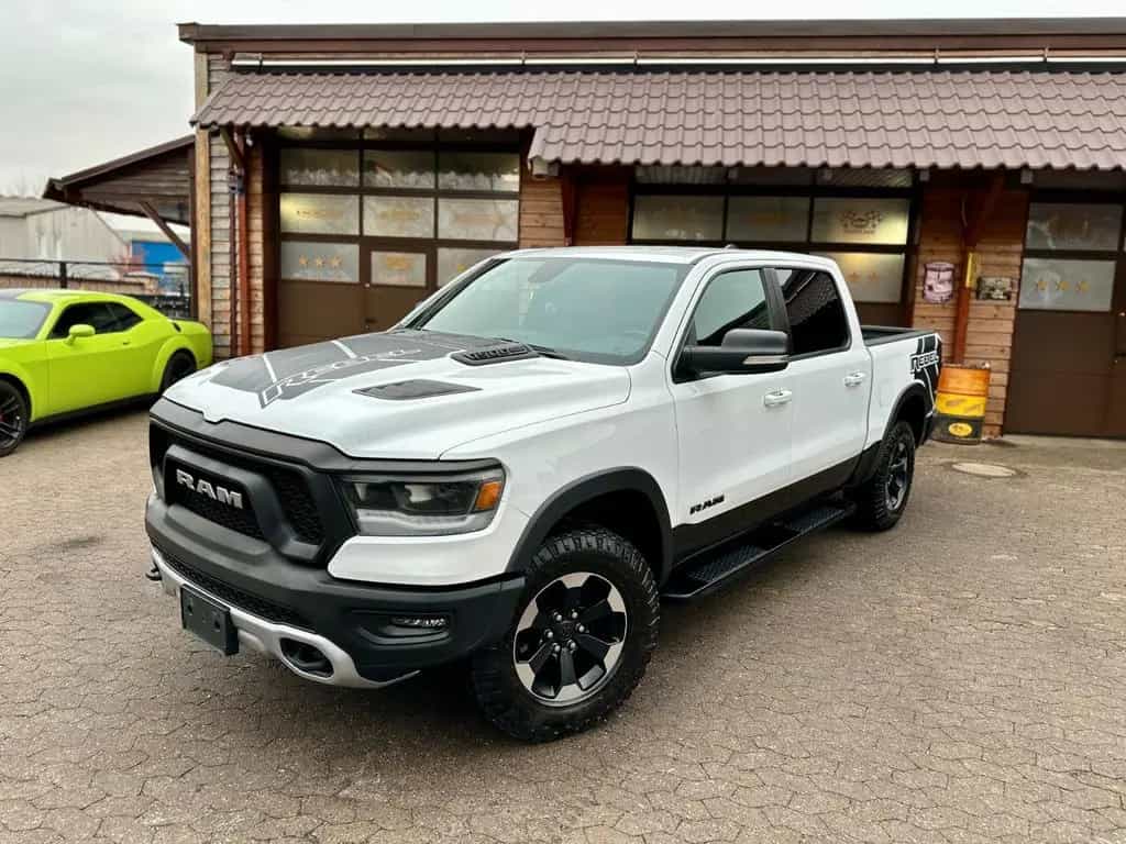 Dodge RAM 5.7 V8*4X4*REBEL*LEDER*LED*NAVI*AHK*MFL*GARANTIE 07/2020-photo-3