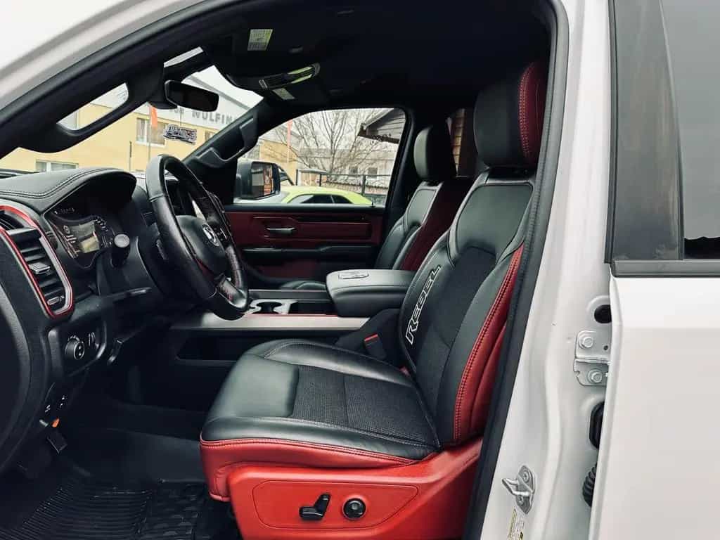 Dodge RAM 5.7 V8*4X4*REBEL*LEDER*LED*NAVI*AHK*MFL*GARANTIE 07/2020-photo-32