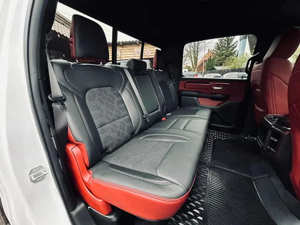 Dodge RAM 5.7 V8*4X4*REBEL*LEDER*LED*NAVI*AHK*MFL*GARANTIE 07/2020-photo-45
