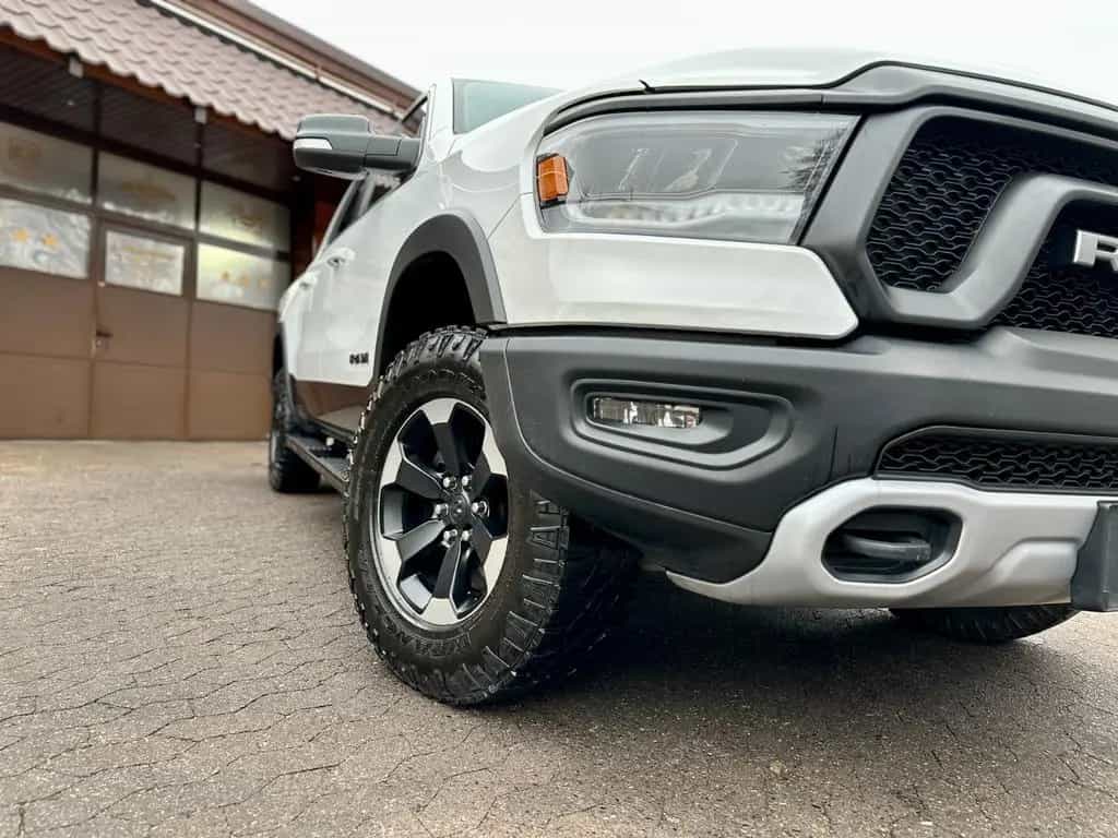 Dodge RAM 5.7 V8*4X4*REBEL*LEDER*LED*NAVI*AHK*MFL*GARANTIE 07/2020-photo-8
