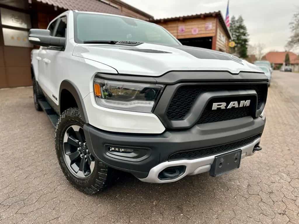 Dodge RAM 5.7 V8*4X4*REBEL*LEDER*LED*NAVI*AHK*MFL*GARANTIE 07/2020-photo-9