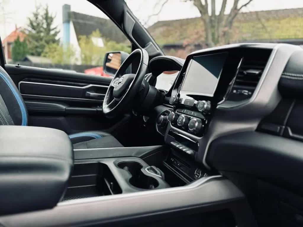 Dodge RAM 1500 V8 5,7L*4X4*OFF-ROAD*LEDER*LED*AHK*GARANTIE 01/2019-photo-46