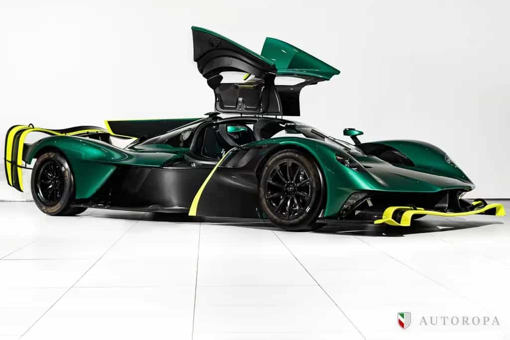 Aston Martin Other New Aston Martin Valkyrie AMR Pro Ferrari Sweden 12/2022-photo-1