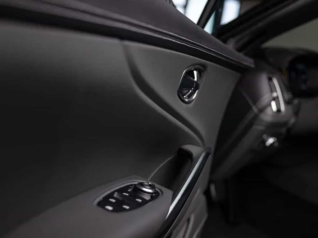 Aston Martin DBX - Xenon Grey - 23 Zoll - Standheizung 02/2024-photo-18