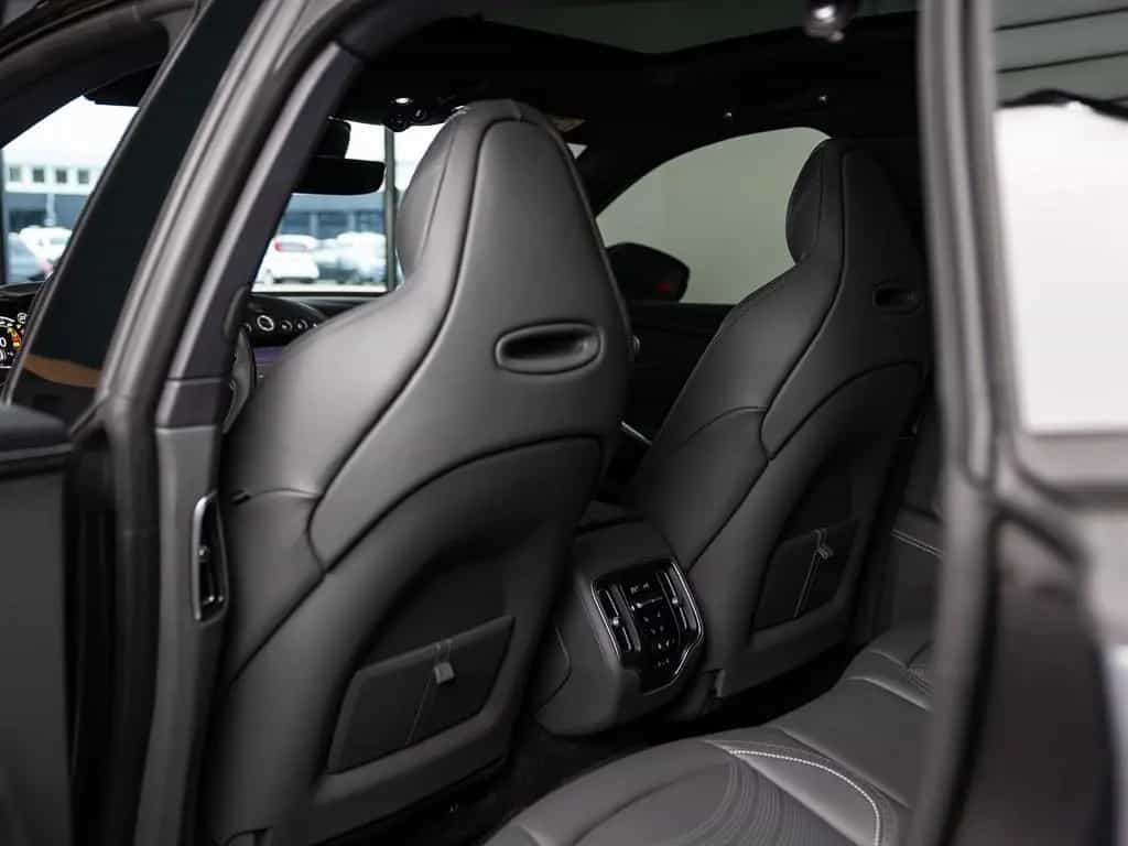 Aston Martin DBX - Xenon Grey - 23 Zoll - Standheizung 02/2024-photo-19
