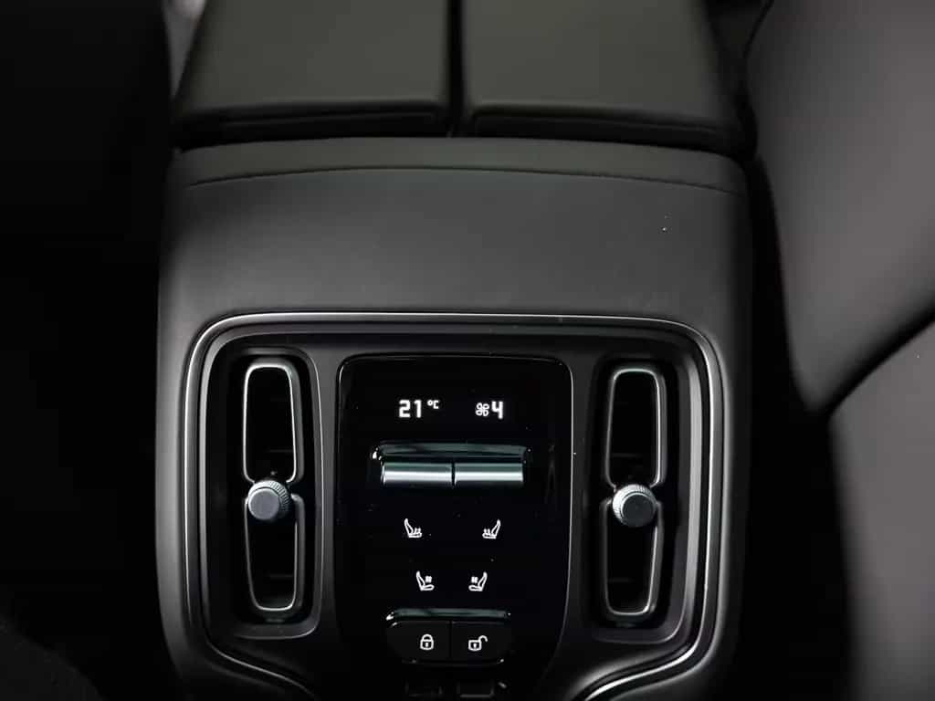 Aston Martin DBX - Xenon Grey - 23 Zoll - Standheizung 02/2024-photo-21
