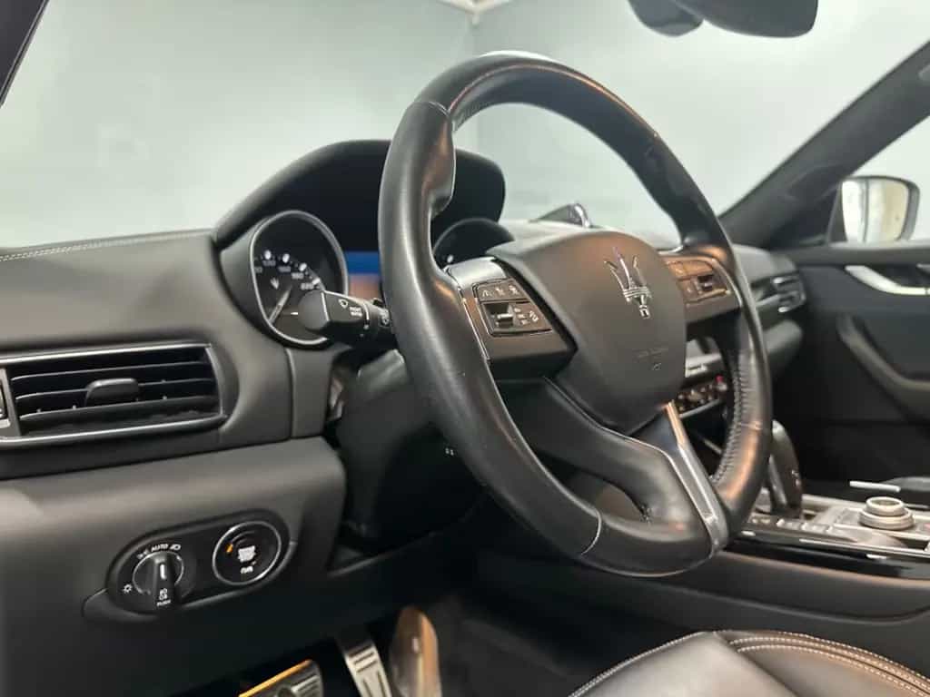 Maserati Levante S Q4 GRANLUSSO*AHK*PANO*WINTER*SOFTCLOSE 11/2019-photo-9