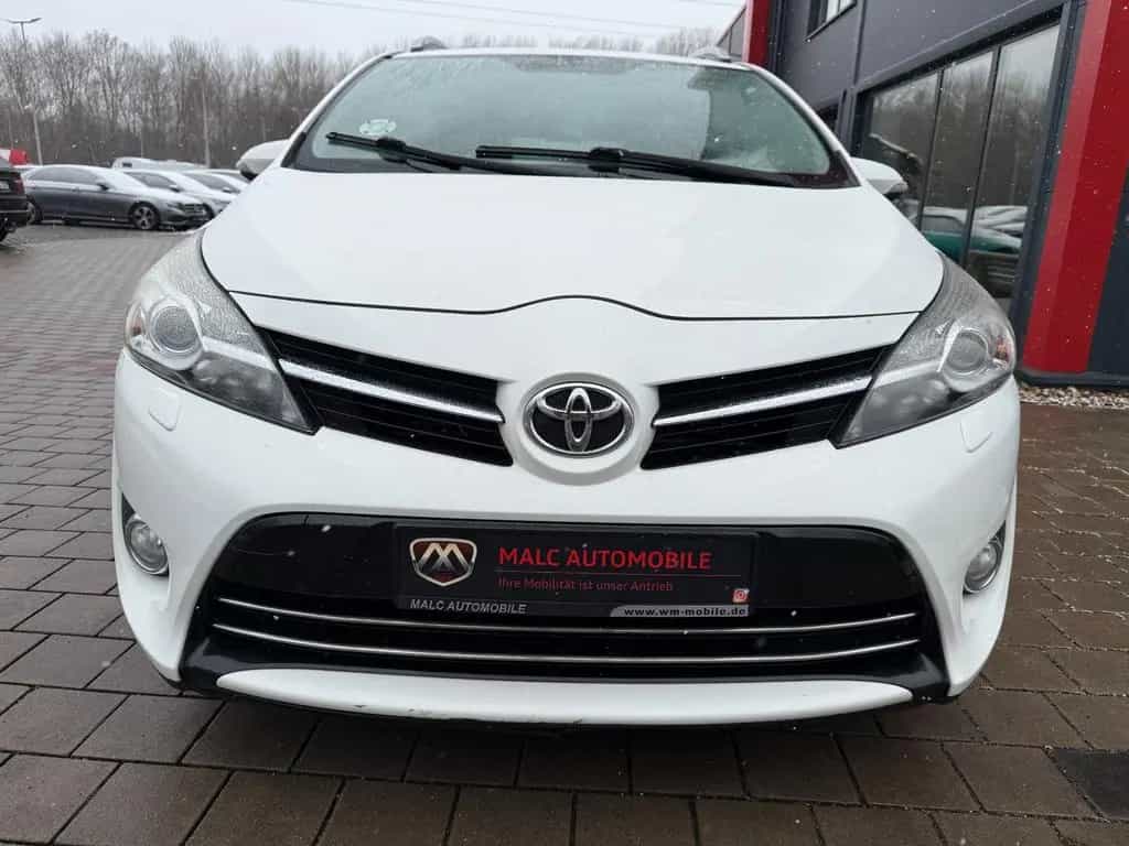 Toyota Verso Life 2.0 D-4D TÜV/INSP. Neu/AHK 03/2014-photo-1