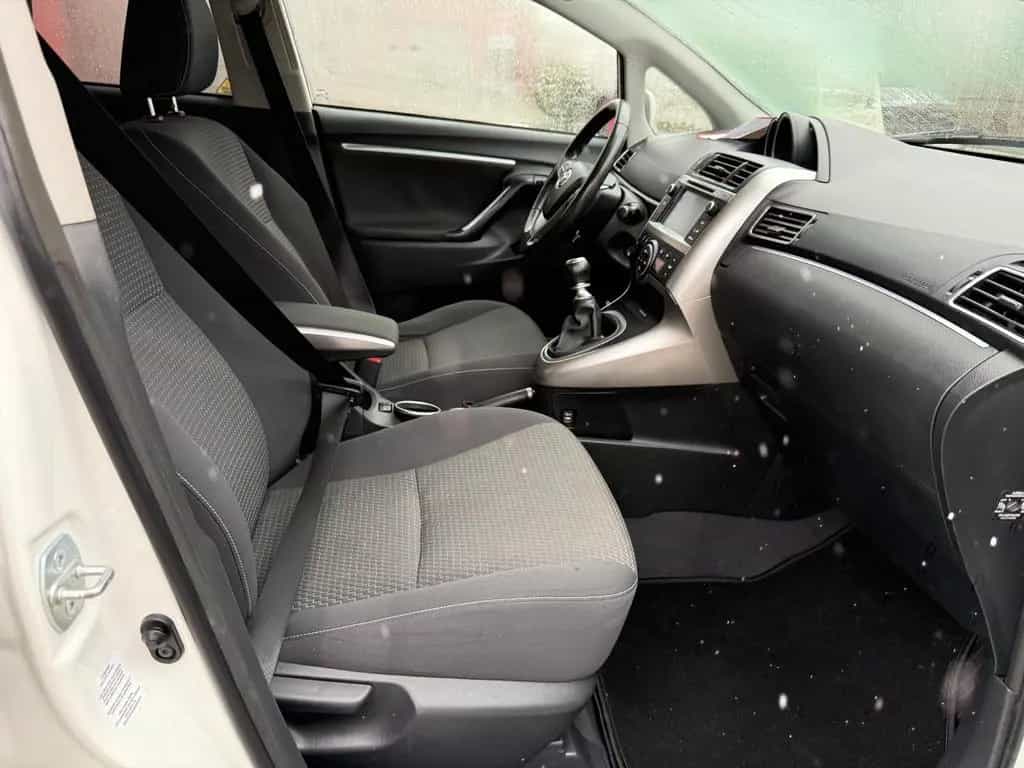 Toyota Verso Life 2.0 D-4D TÜV/INSP. Neu/AHK 03/2014-photo-9