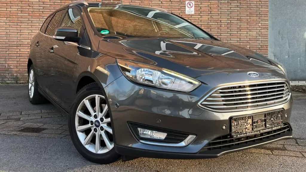 Ford Focus Turnier Titanium selbst Parkassistent 08/2016-photo-1