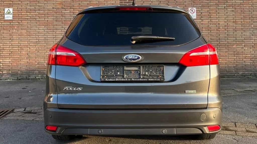 Ford Focus Turnier Titanium selbst Parkassistent 08/2016-photo-5