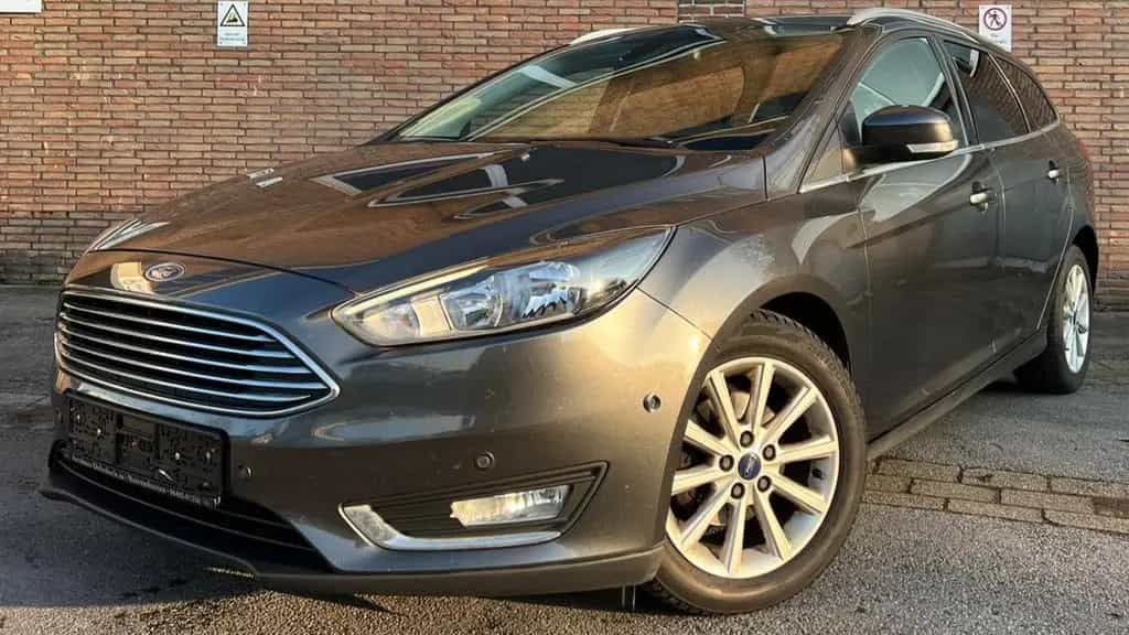 Ford Focus Turnier Titanium selbst Parkassistent 08/2016-photo-8