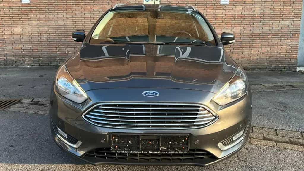 Ford Focus Turnier Titanium selbst Parkassistent 08/2016-photo-9