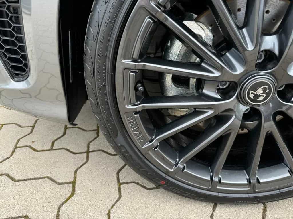 Abarth 595 1.4 T-Jet 165 + NAVI+Beats 06/2024-photo-14