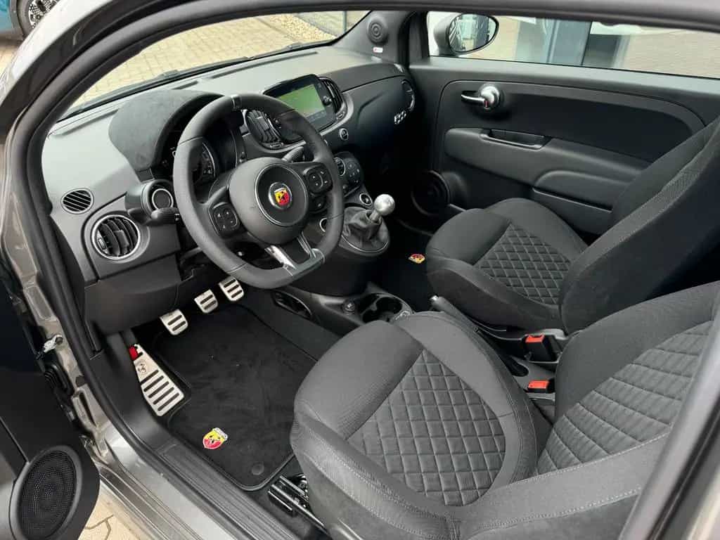 Abarth 595 1.4 T-Jet 165 + NAVI+Beats 06/2024-photo-4