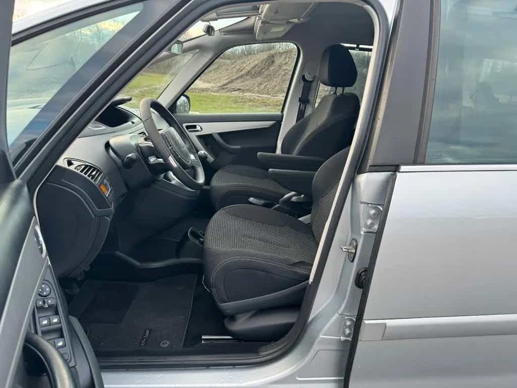 Citroën Grand C4 Picasso / SpaceTourer Grand C4 Picasso  1.6 Tendance 07/2011-photo-6