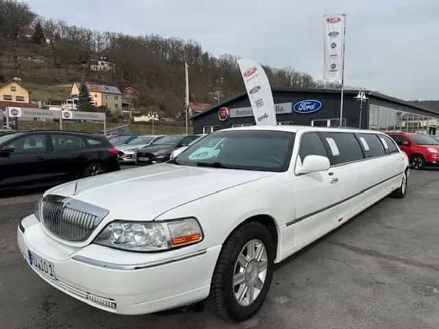 Lincoln Town Car Stretch Limousine 4,6 Liter V8 01/2006-photo-2