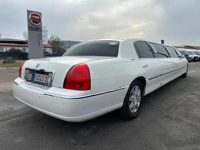 Lincoln Town Car Stretch Limousine 4,6 Liter V8 01/2006-photo-4