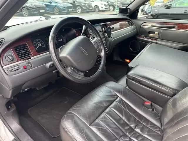 Lincoln Town Car Stretch Limousine 4,6 Liter V8 01/2006-photo-5