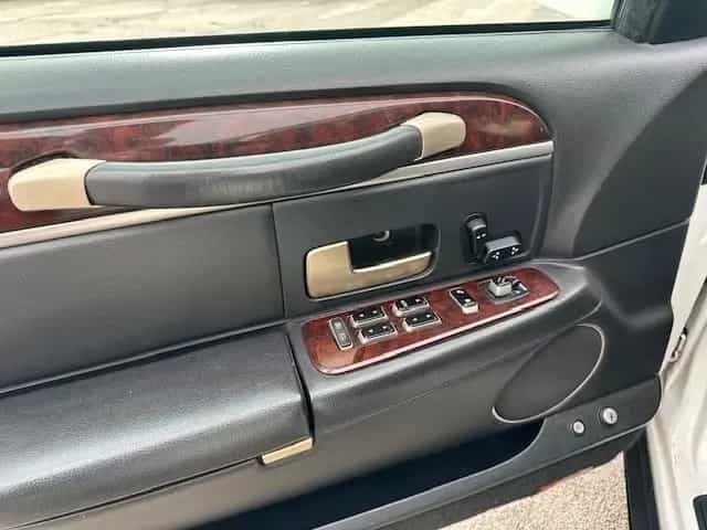 Lincoln Town Car Stretch Limousine 4,6 Liter V8 01/2006-photo-6