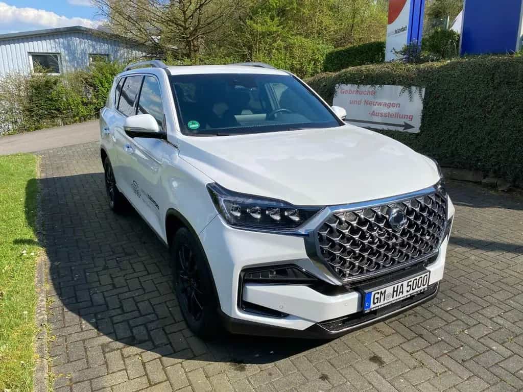 Ssangyong REXTON Sapphire 4x4*RFK*AT*SD*NAVI 03/2024-photo-3