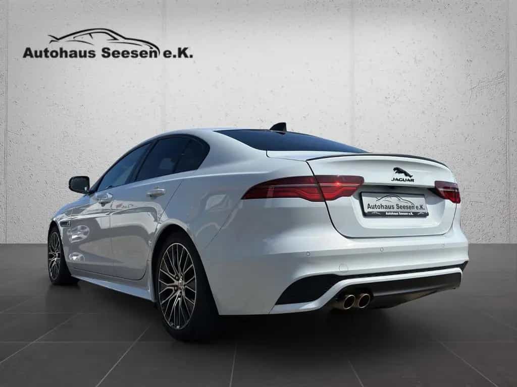 Jaguar XE R-Dynamic  AWD*Black Pack*Navi*Leder*LED* 01/2020-photo-11