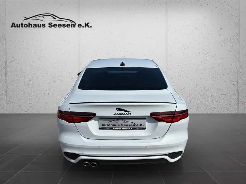 Jaguar XE R-Dynamic  AWD*Black Pack*Navi*Leder*LED* 01/2020-photo-13