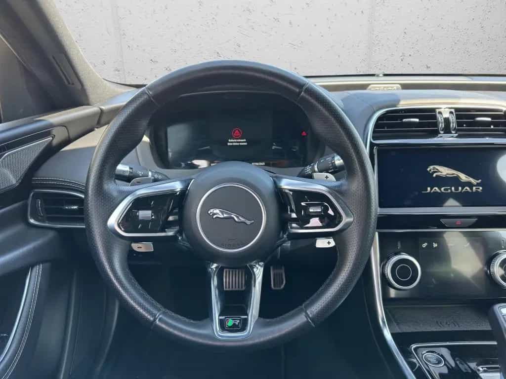 Jaguar XE R-Dynamic  AWD*Black Pack*Navi*Leder*LED* 01/2020-photo-18