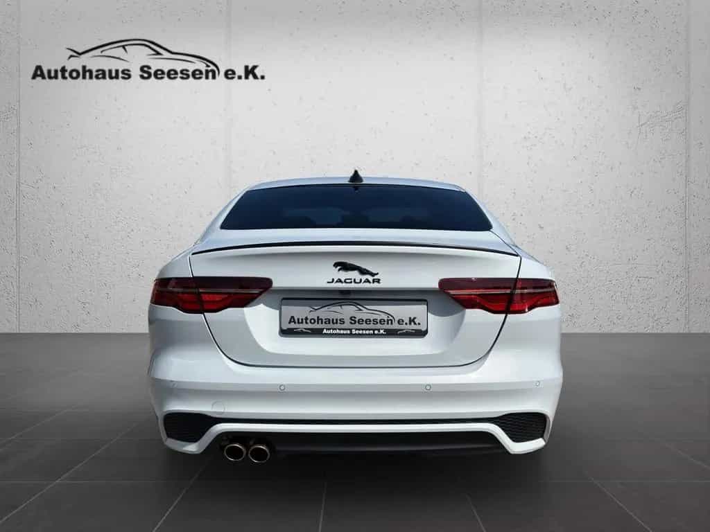 Jaguar XE R-Dynamic  AWD*Black Pack*Navi*Leder*LED* 01/2020-photo-5