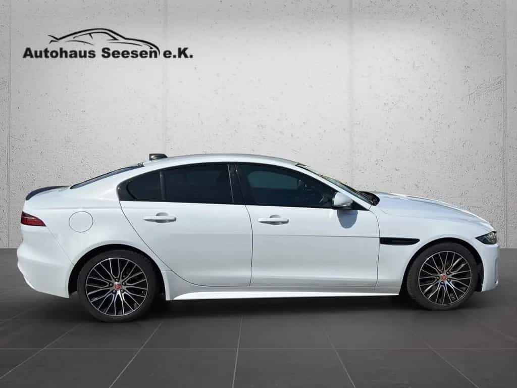 Jaguar XE R-Dynamic  AWD*Black Pack*Navi*Leder*LED* 01/2020-photo-7