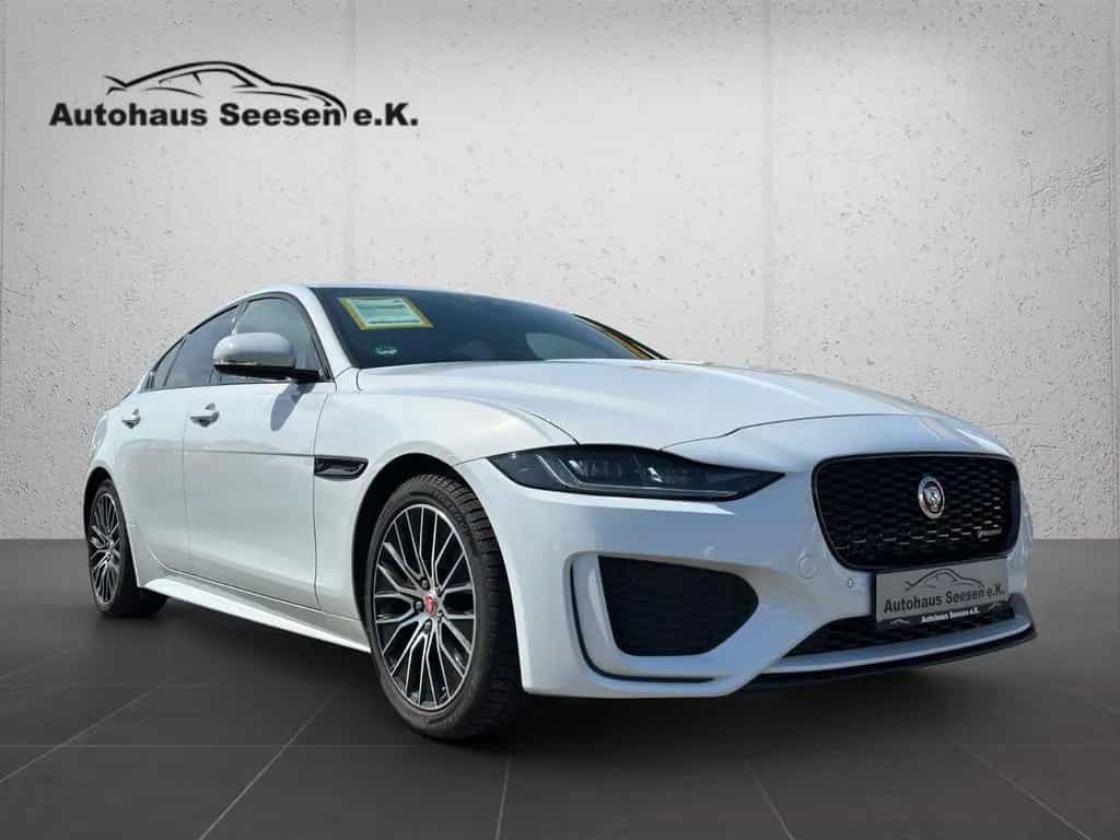 Jaguar XE R-Dynamic  AWD*Black Pack*Navi*Leder*LED* 01/2020-photo-8