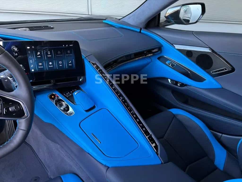 Corvette C8 Stingray Coupe 6,2 V8 3LT Europamodell STEPPE 08/2025-photo-13