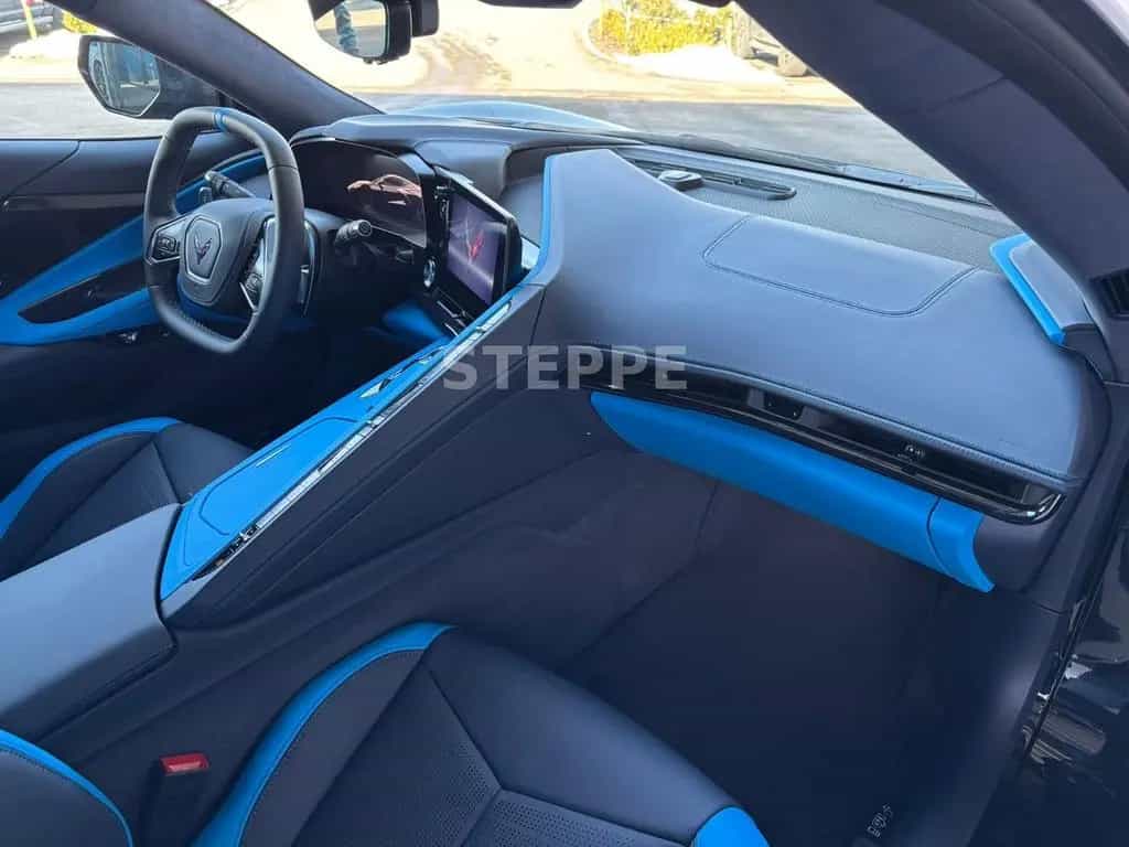 Corvette C8 Stingray Coupe 6,2 V8 3LT Europamodell STEPPE 08/2025-photo-9