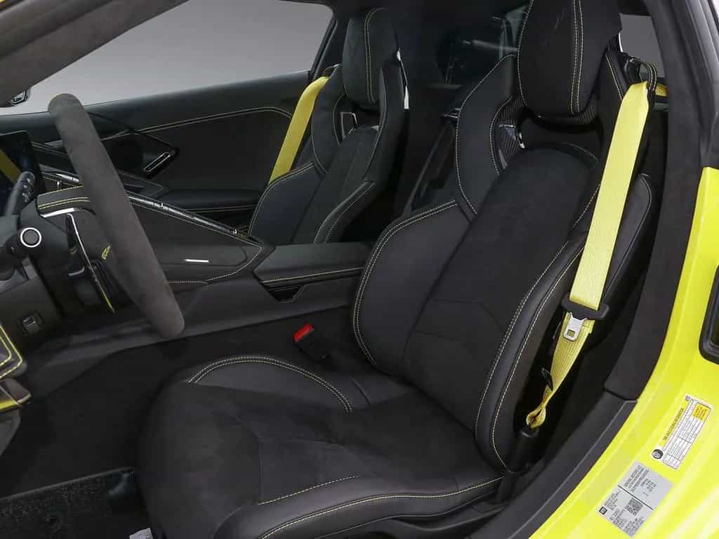 Corvette C8 Stingray Coupe 6,2 V8 3LT Europamodell STEPPE 08/2025-photo-10