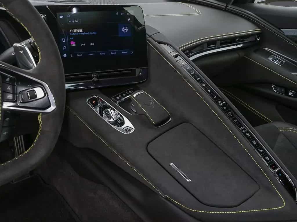 Corvette C8 Stingray Coupe 6,2 V8 3LT Europamodell STEPPE 08/2025-photo-13