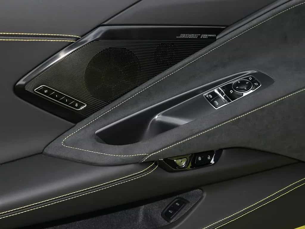 Corvette C8 Stingray Coupe 6,2 V8 3LT Europamodell STEPPE 08/2025-photo-15