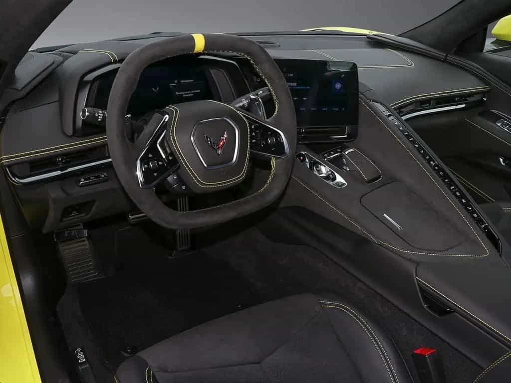 Corvette C8 Stingray Coupe 6,2 V8 3LT Europamodell STEPPE 08/2025-photo-8