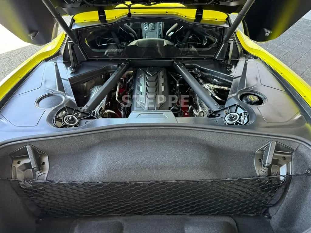 Corvette C8 Stingray Coupe 6,2 V8 3LT Europamodell STEPPE 08/2025-photo-16