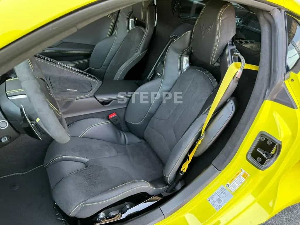 Corvette C8 Stingray Coupe 6,2 V8 3LT Europamodell STEPPE 08/2025-photo-5