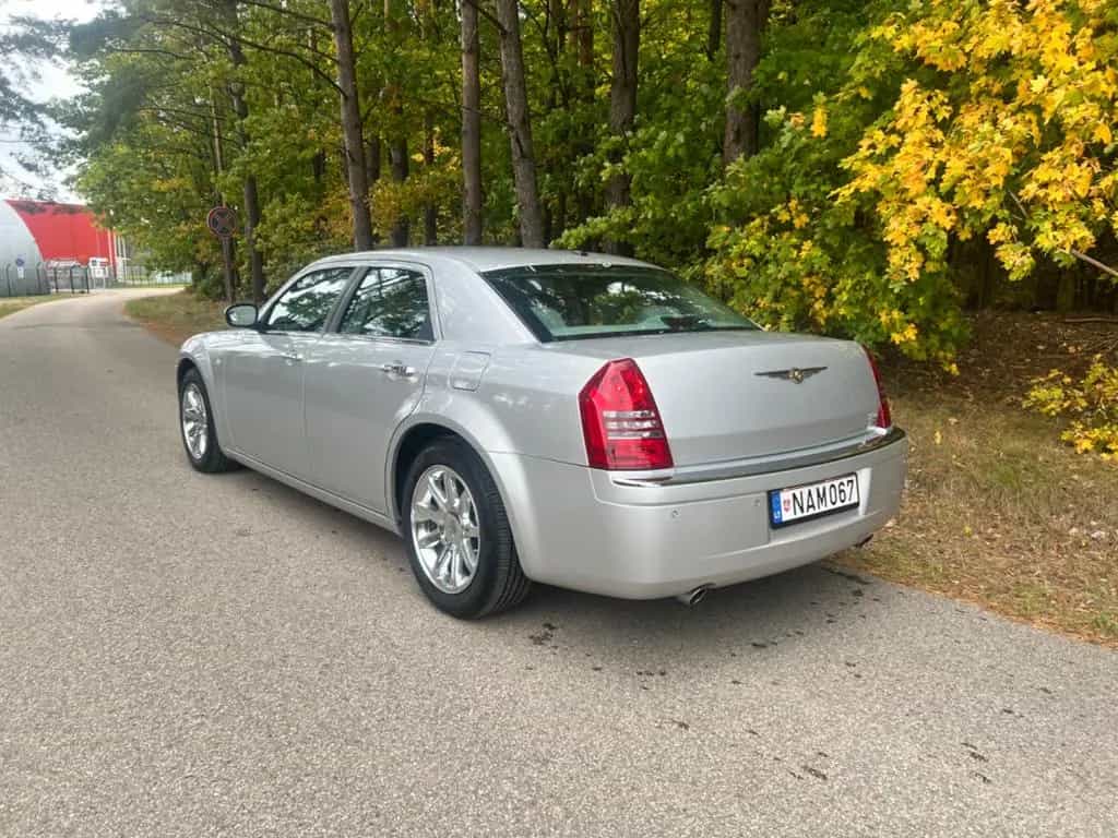 Chrysler 300C 5.7 V8 HEMI Autom. - 04/2006-photo-8