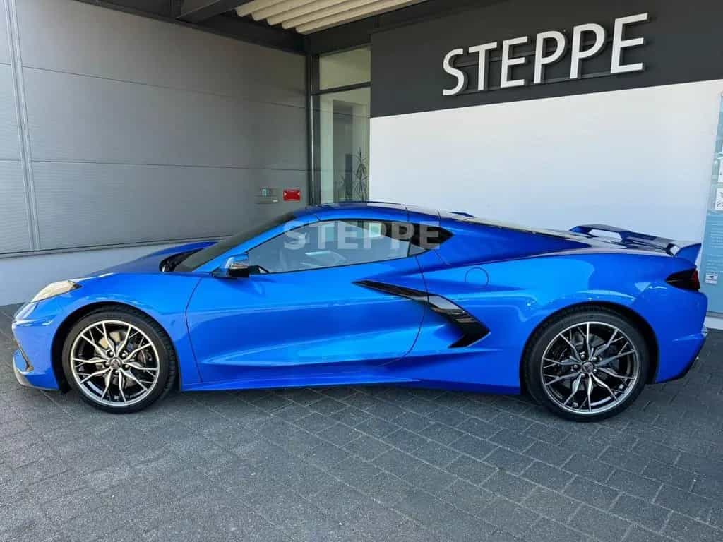 Corvette C8 Stingray Coupe 6,2V8 3LT Europamodell 08/2025-photo-2