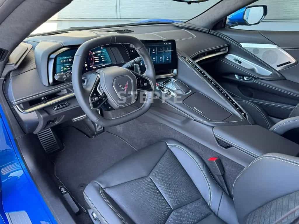 Corvette C8 Stingray Coupe 6,2V8 3LT Europamodell 08/2025-photo-5