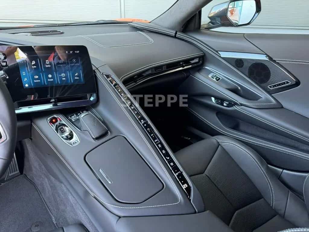 Corvette C8 Stingray Coupe 6,2 V8 3LT Europamodell STEPPE 08/2025-photo-10